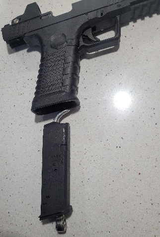 Locking Magazine ready to insert into Glock